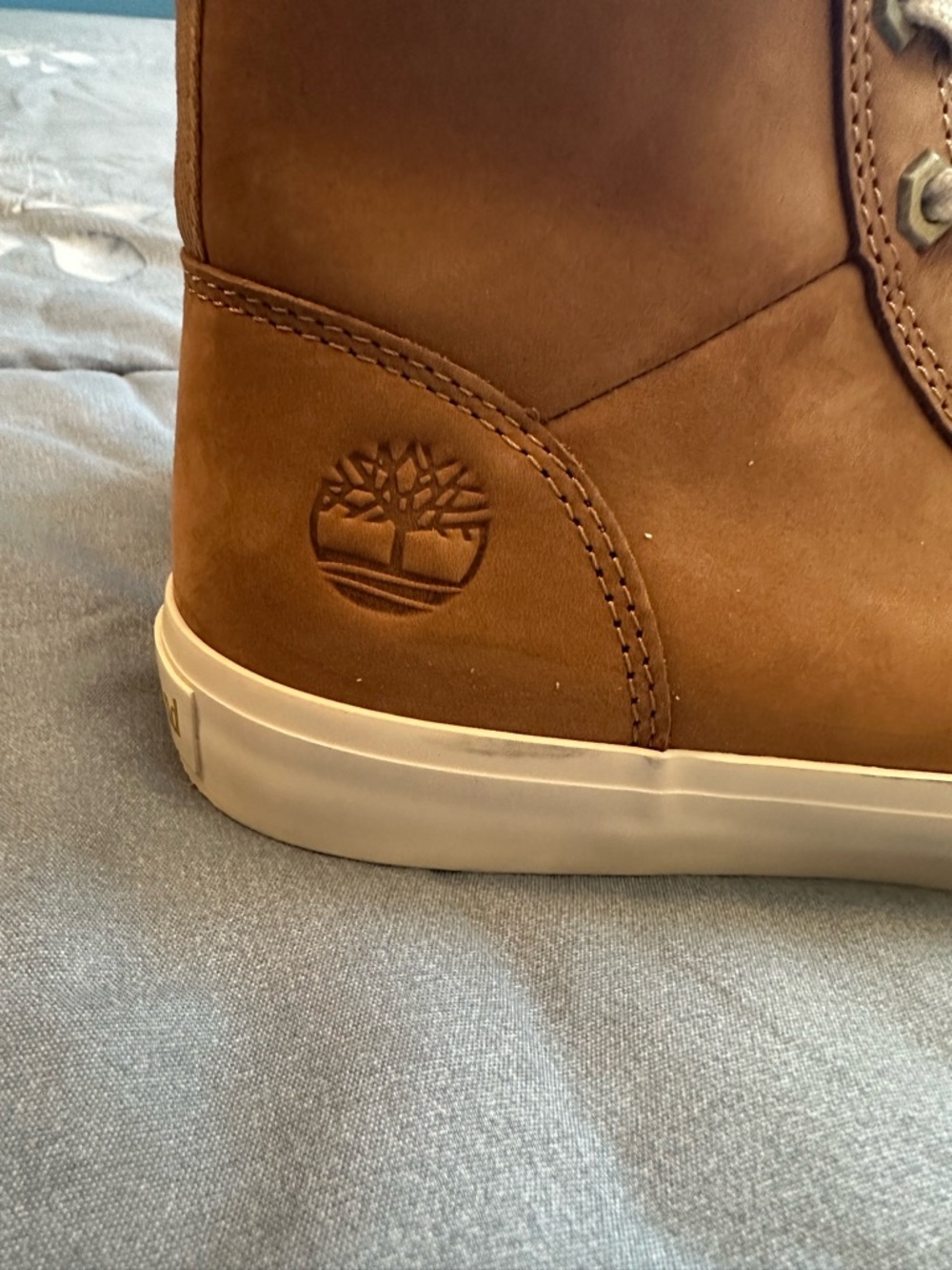 EUC Womens Timberland Skyla Bay Tan Nubuck High-Top Sneakers w/White Sole Sz 5.5 - Picture 3 of 8